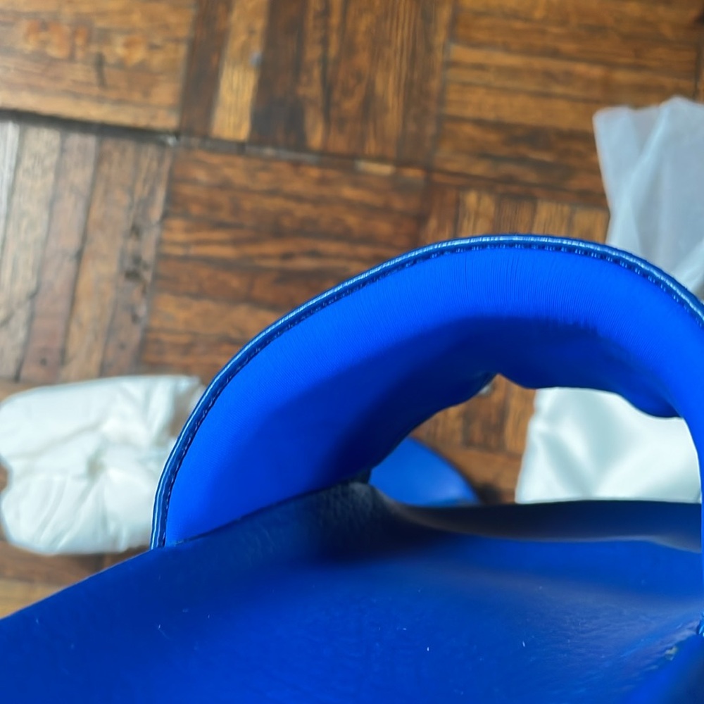 $ALE- Gucci Original Limited Edition Slides - NY Knicks colors - Picture 6 of 8